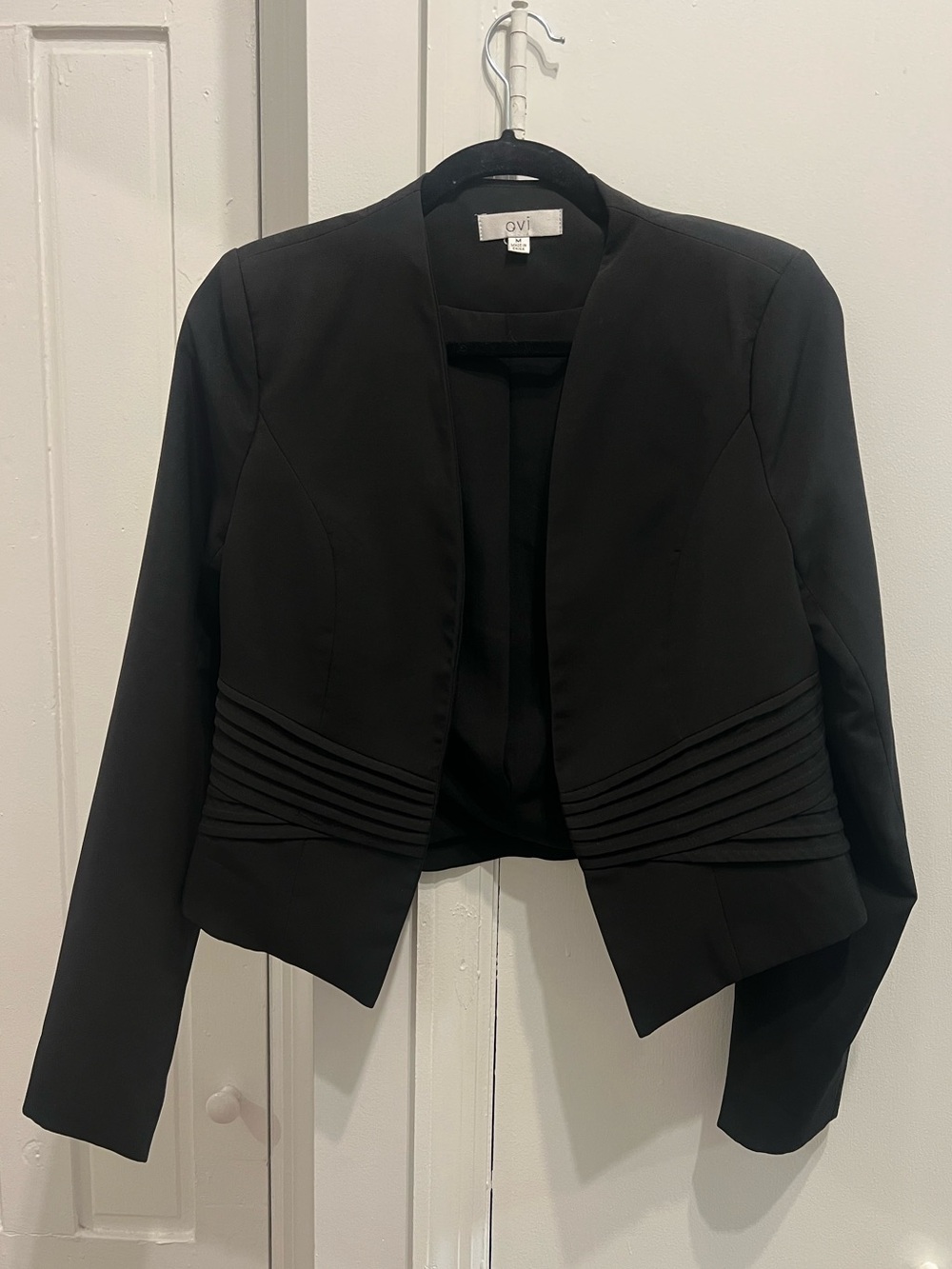 Ovi Black Women's Cropped Pleated Waist Blazer